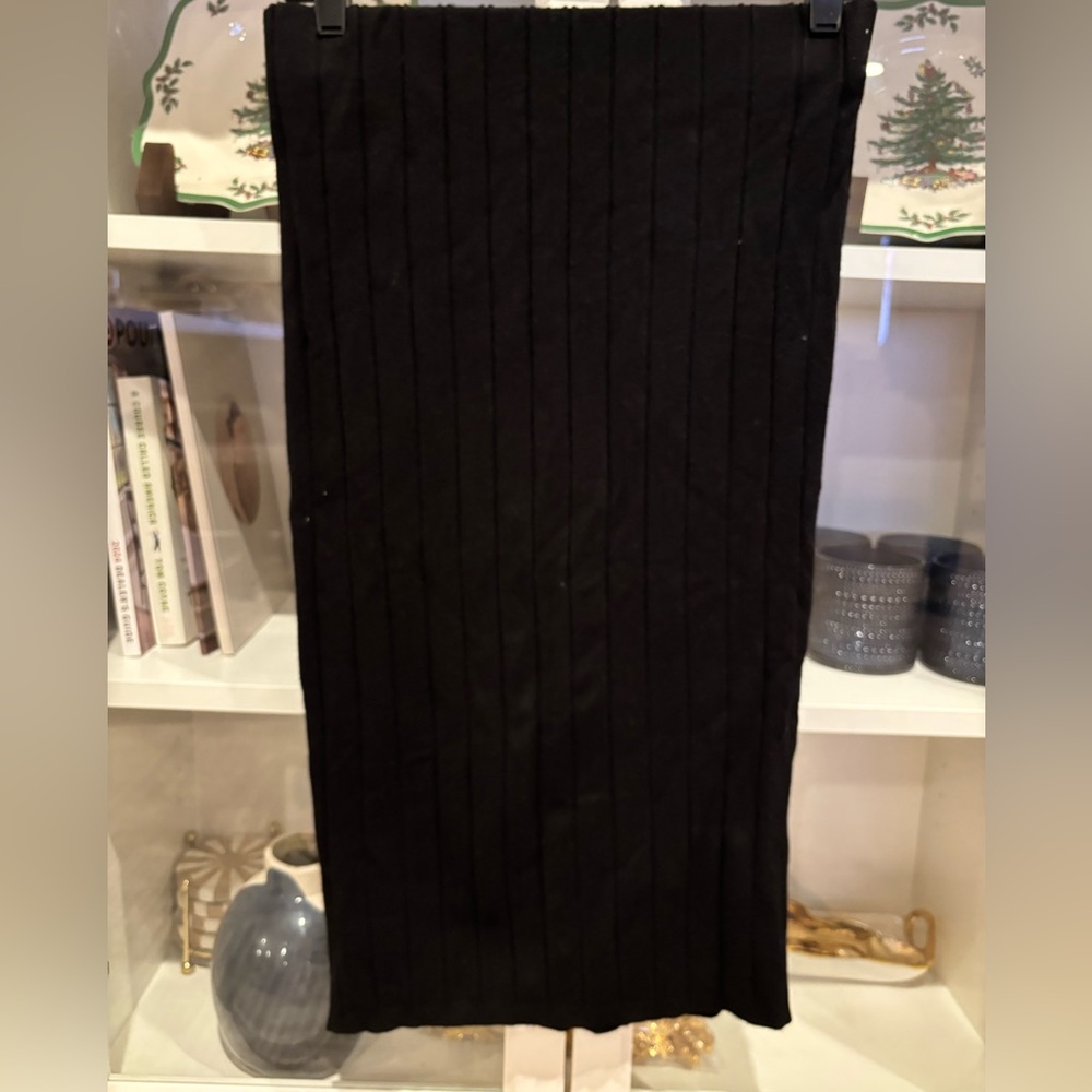 Calvin Klein knit pencil skirt, never worn, no tag